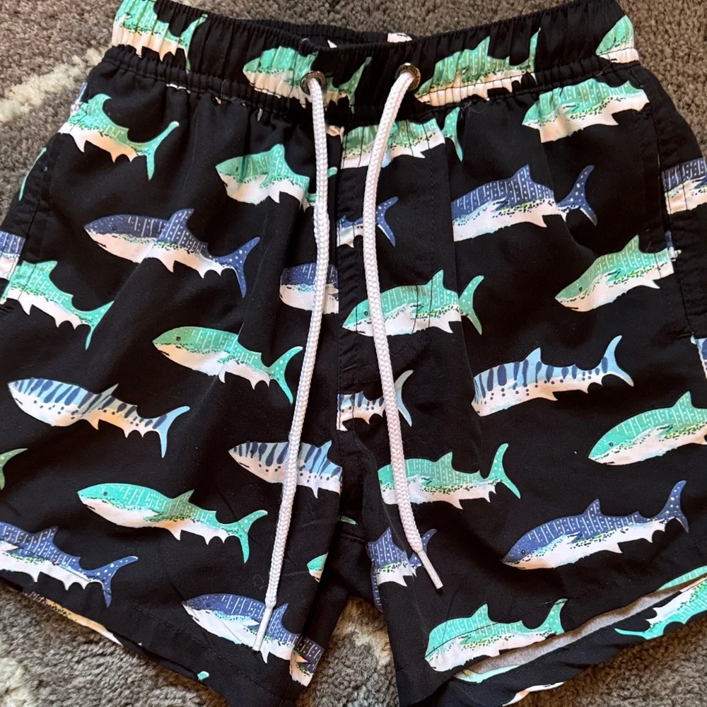 Snapper Rock Swim Trunks Bathing Suit Navy Blue Shark Print, size Kids 4/5